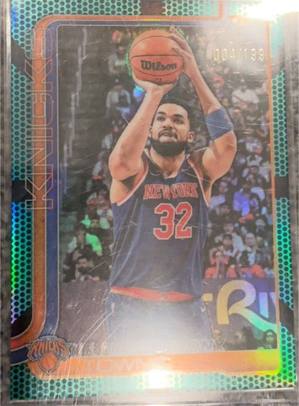 2025-26 Topps Chrome #179 Karl-Anthony Towns — front