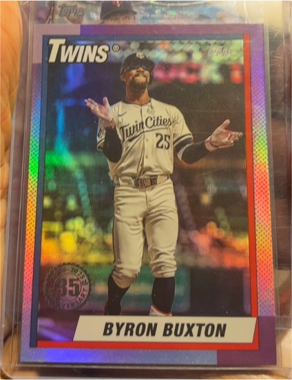 2025 Topps Update #U90-24 Byron Buxton — front