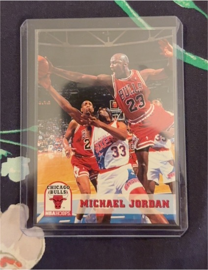 1993-94 NBA Hoops #28 Michael Jordan — front