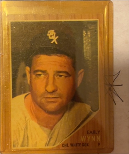 1962 Topps #385 Early Wynn — front