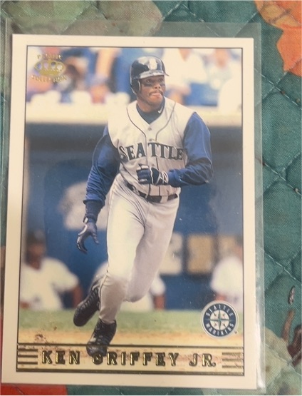 1999 Pacific Crown Collection #261 Ken Griffey Jr. — front