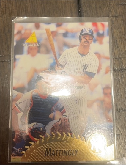 1995 Pinnacle #21 Don Mattingly — front