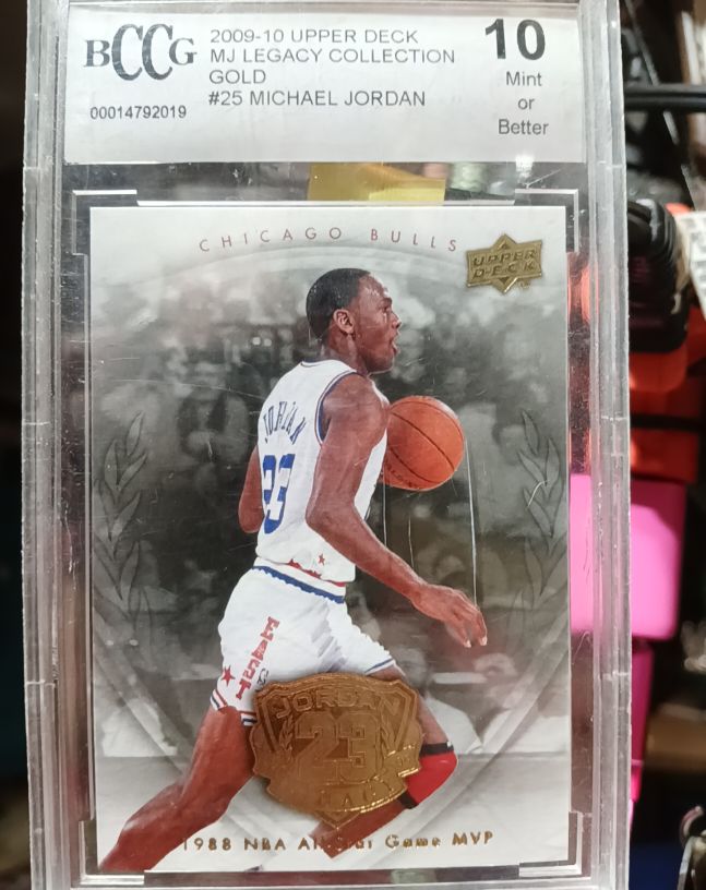2009-10 Upper Deck MJ Legacy Collection Gold #25 Michael Jordan — front