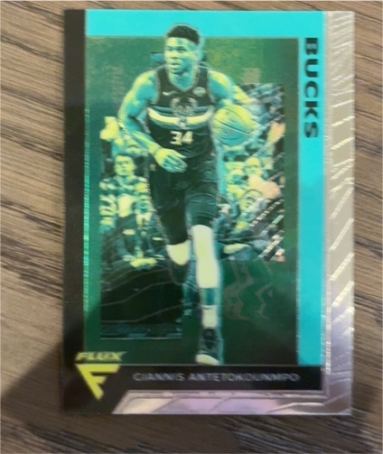 2019-20 Panini Chronicles Flux #598 Giannis Antetokounmpo — front
