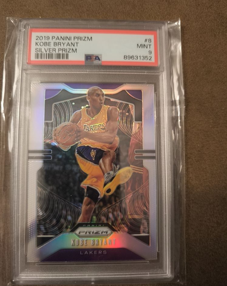 2019 Panini Prizm #8 Kobe Bryant — front