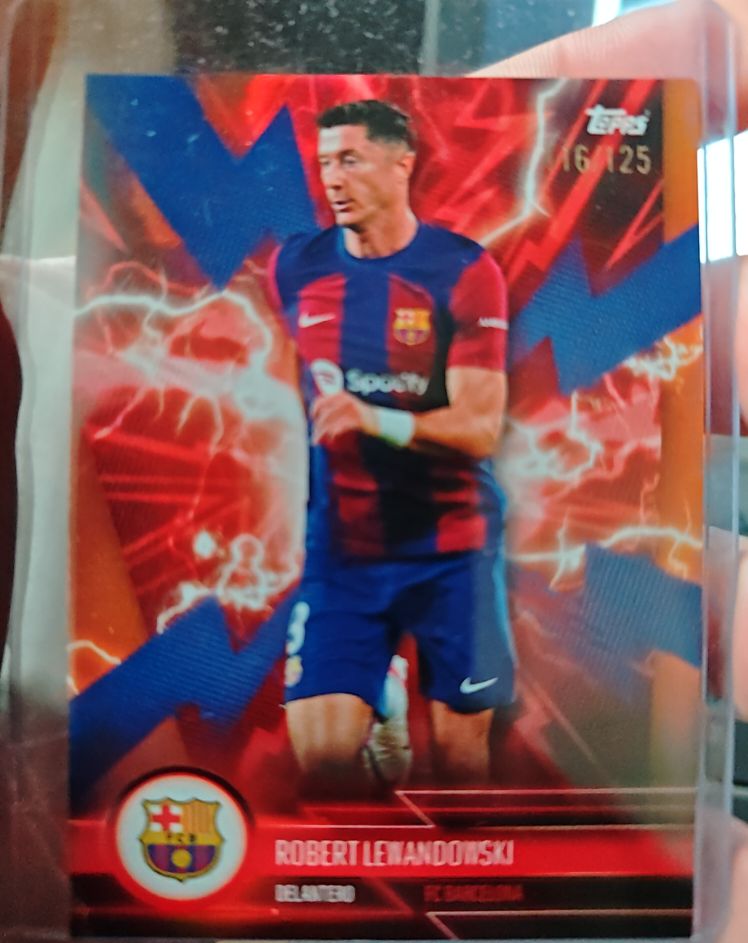 2023 Topps FC Barcelona Fan Set #16 Robert Lewandowski — front