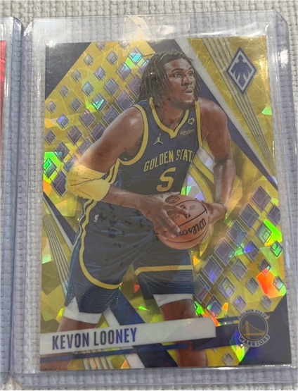 2023-24 Panini Phoenix #5 Kevon Looney — front
