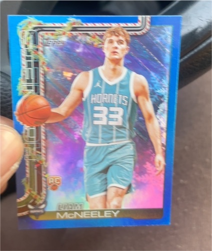2025-26 Topps Holiday #H189 Liam McNeeley — front