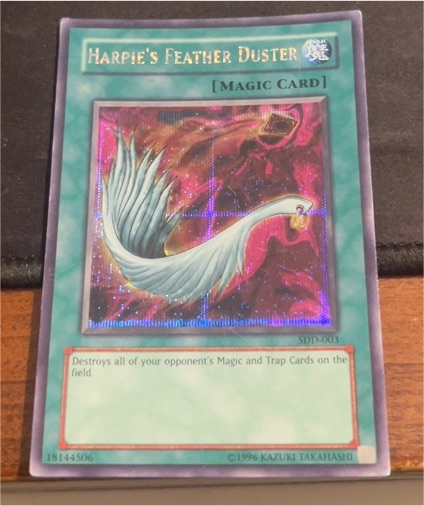 Yu-Gi-Oh! Harpie's Feather Duster SDD-003 — front