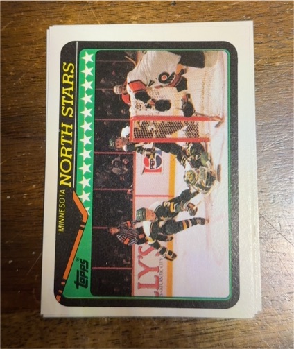 1990-91 Topps #305 Minnesota North Stars — front