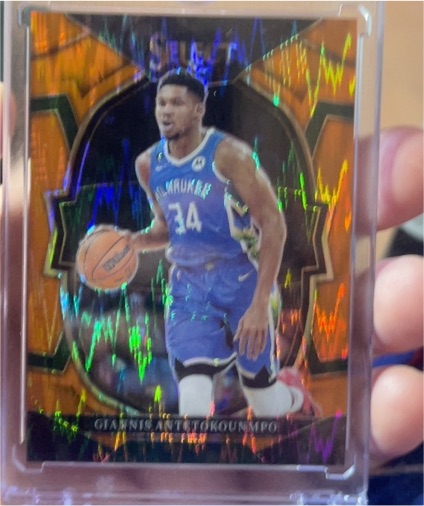 2022-23 Panini Select #61 Giannis Antetokounmpo — front
