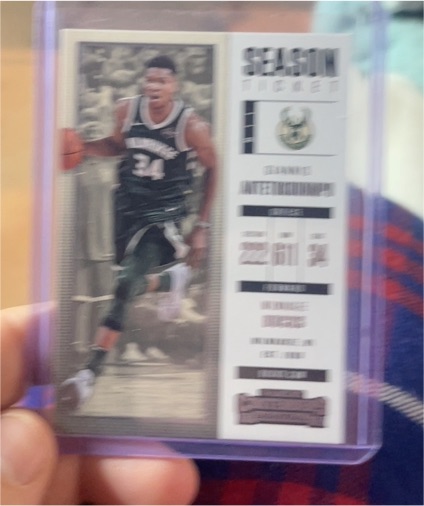 2017-18 Panini Contenders Season Ticket #3 Giannis Antetokounmpo — front
