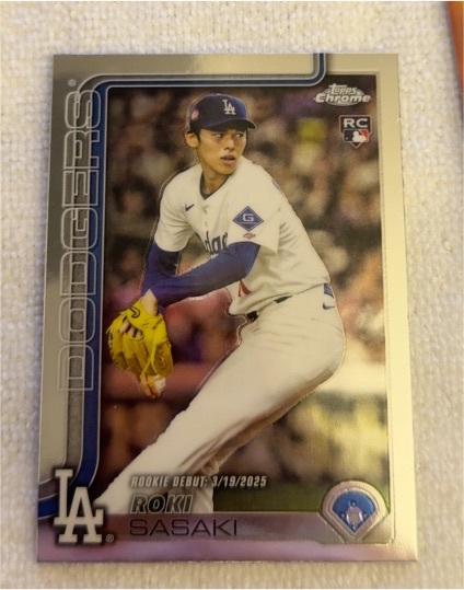 2025 Topps Chrome Update #US199 Roki Sasaki — front