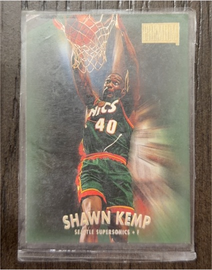 1997-98 SkyBox Premium #50 Shawn Kemp — front