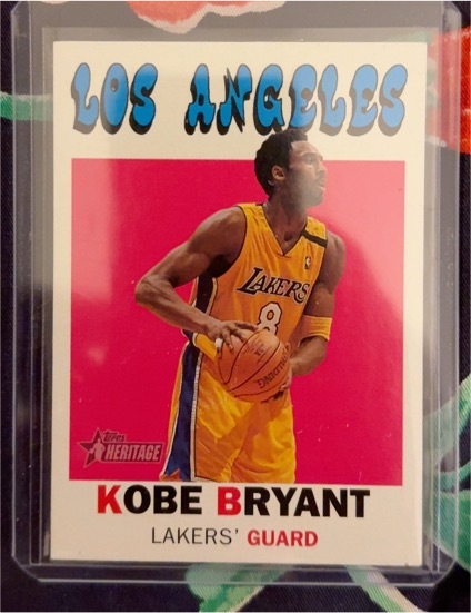 2000-01 Topps Heritage #7 Kobe Bryant — front