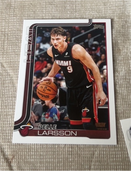 2025-26 Topps #79 Pelle Larsson — front