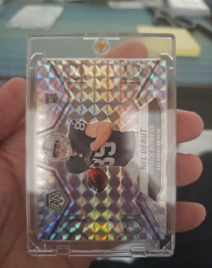 2024 Panini Mosaic NFL Debut Brock Bowers — front