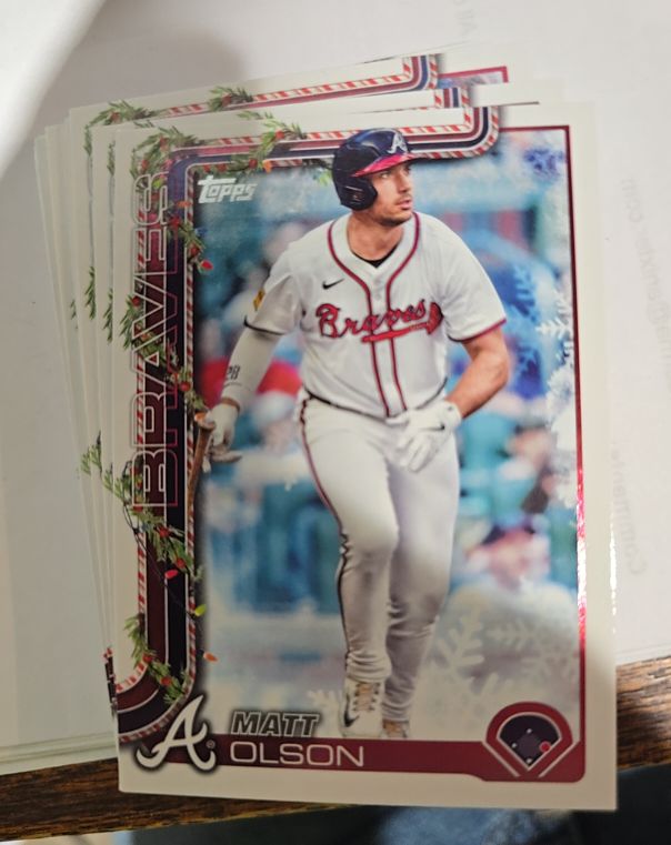 2025 Topps Holiday #H15 Matt Olson — front