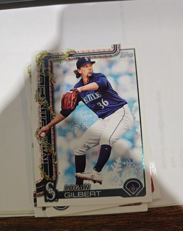 2025 Topps Holiday #H83 Logan Gilbert — front