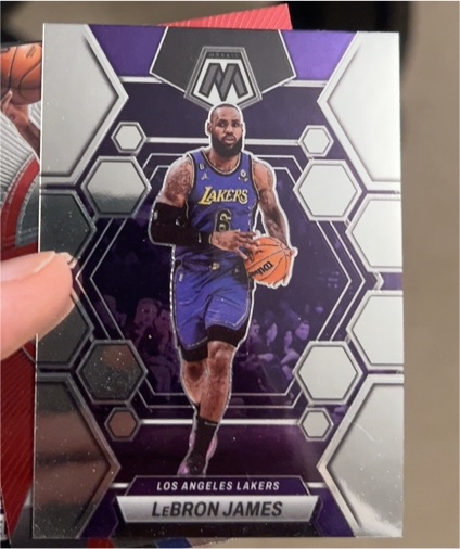 2022-23 Panini Mosaic #98 LeBron James — front