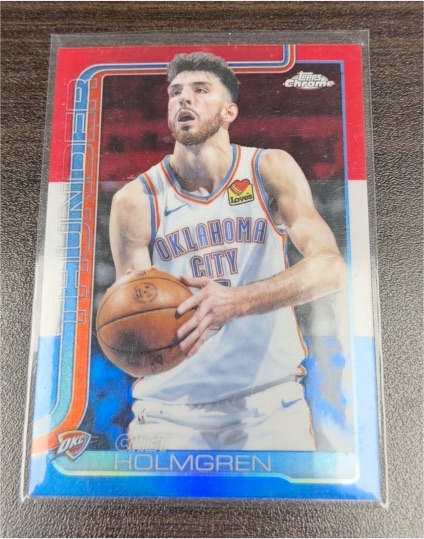 2025-26 Topps Chrome #134 Chet Holmgren Oklahoma City Thunder — front