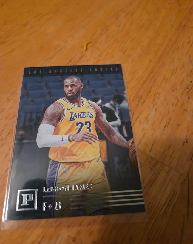 2020-21 Panini Chronicles #118 LeBron James — front