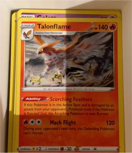2020 Pokémon TCG Darkness Ablaze #32 Talonflame — front