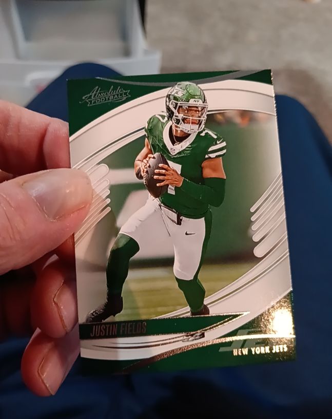 2025 Panini Absolute #3 Justin Fields — front