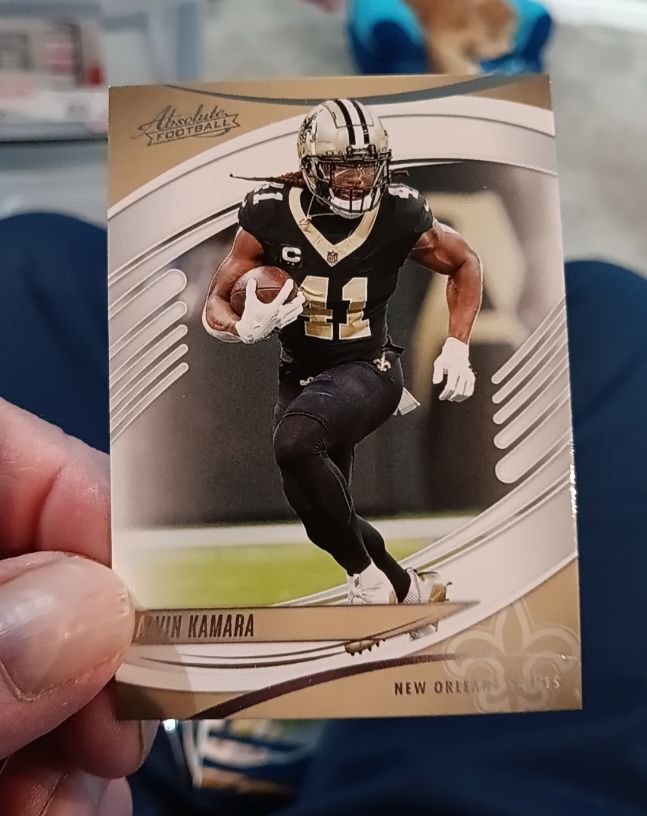 2025 Panini Absolute #36 Alvin Kamara — front