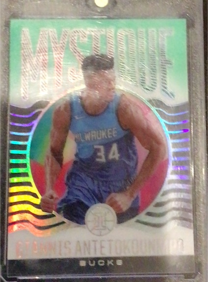 2020-21 Panini Illusions #11 Giannis Antetokounmpo Mystique Emerald — front