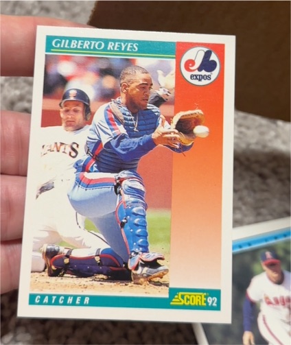 1992 Score #229 Gilberto Reyes — front