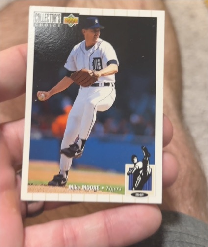 1994 Upper Deck Collector's Choice #304 Mike Moore — front