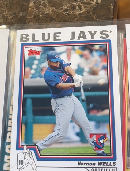 2004 Topps #120 Vernon Wells — front
