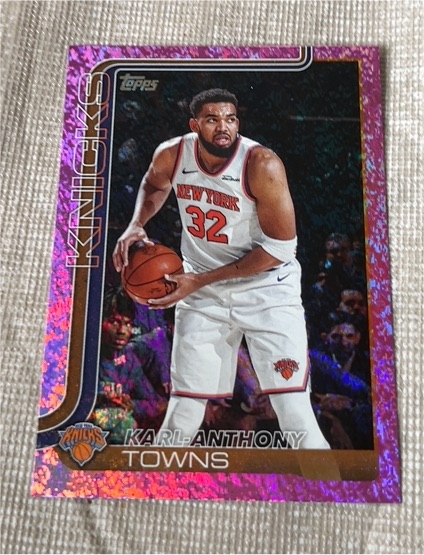 2025-26 Topps #19 Karl-Anthony Towns — front