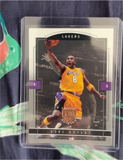 2003 Skybox Limited Edition #88 Kobe Bryant — front