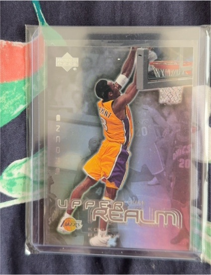 2000-01 Upper Deck Encore Upper Realm #UR4 Kobe Bryant — front