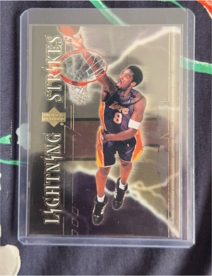 2000-01 Upper Deck Lightning Strikes #LS8 Kobe Bryant — front