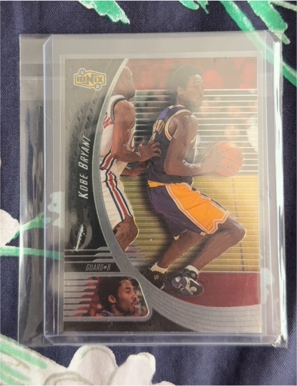 1998-99 Upper Deck Ionix #31 Kobe Bryant — front