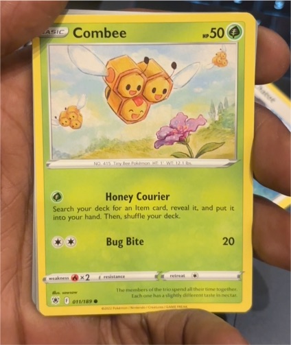 2022 Pokémon TCG Astral Radiance #011 Combee — front