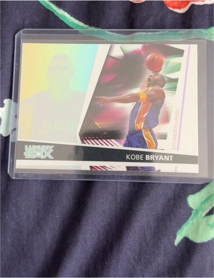 2005-06 Topps Luxury Box #88 Kobe Bryant — front