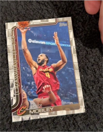 2025-26 Topps #82 Evan Mobley — front