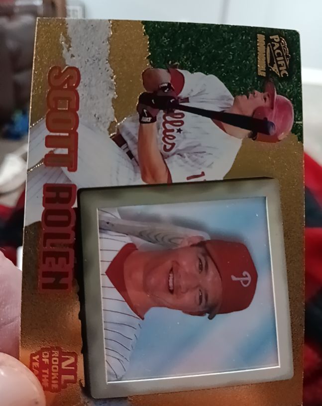 1998 Pacific Invincible Scott Rolen NL Rookie of the Year — front