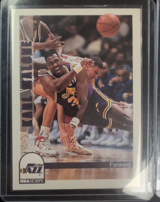 1992-93 Hoops #227 Karl Malone — front