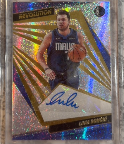 2021-22 Panini Revolution Autographs #AG-LUD Luka Doncic — front