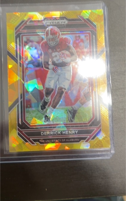 2023 Panini Prizm Draft Picks Derrick Henry Gold Cracked Ice — front
