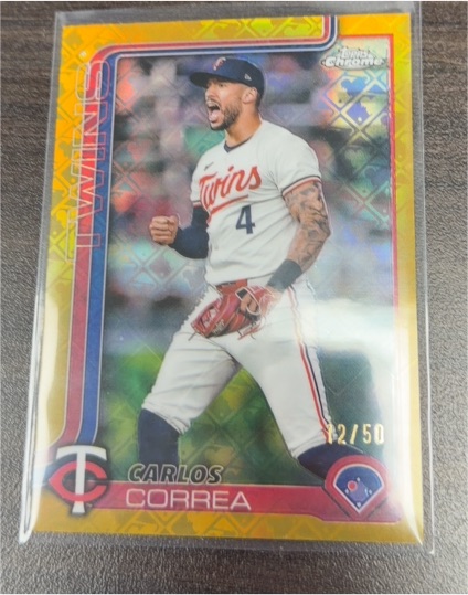 2025 Topps Chrome #204 Carlos Correa — front