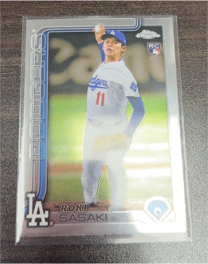 2025 Topps Chrome #217 Roki Sasaki — front