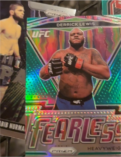 2021 Panini Prizm UFC Fearless #15 Derrick Lewis — front