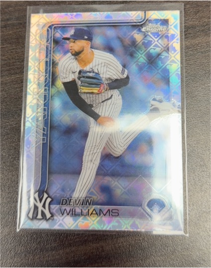 2025 Topps Chrome #153 Devin Williams — front