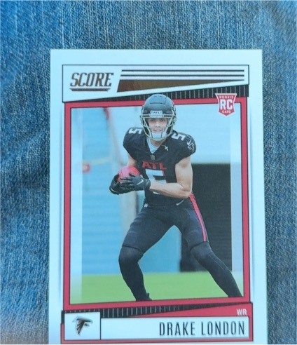 2022 Panini Score #379 Drake London — front